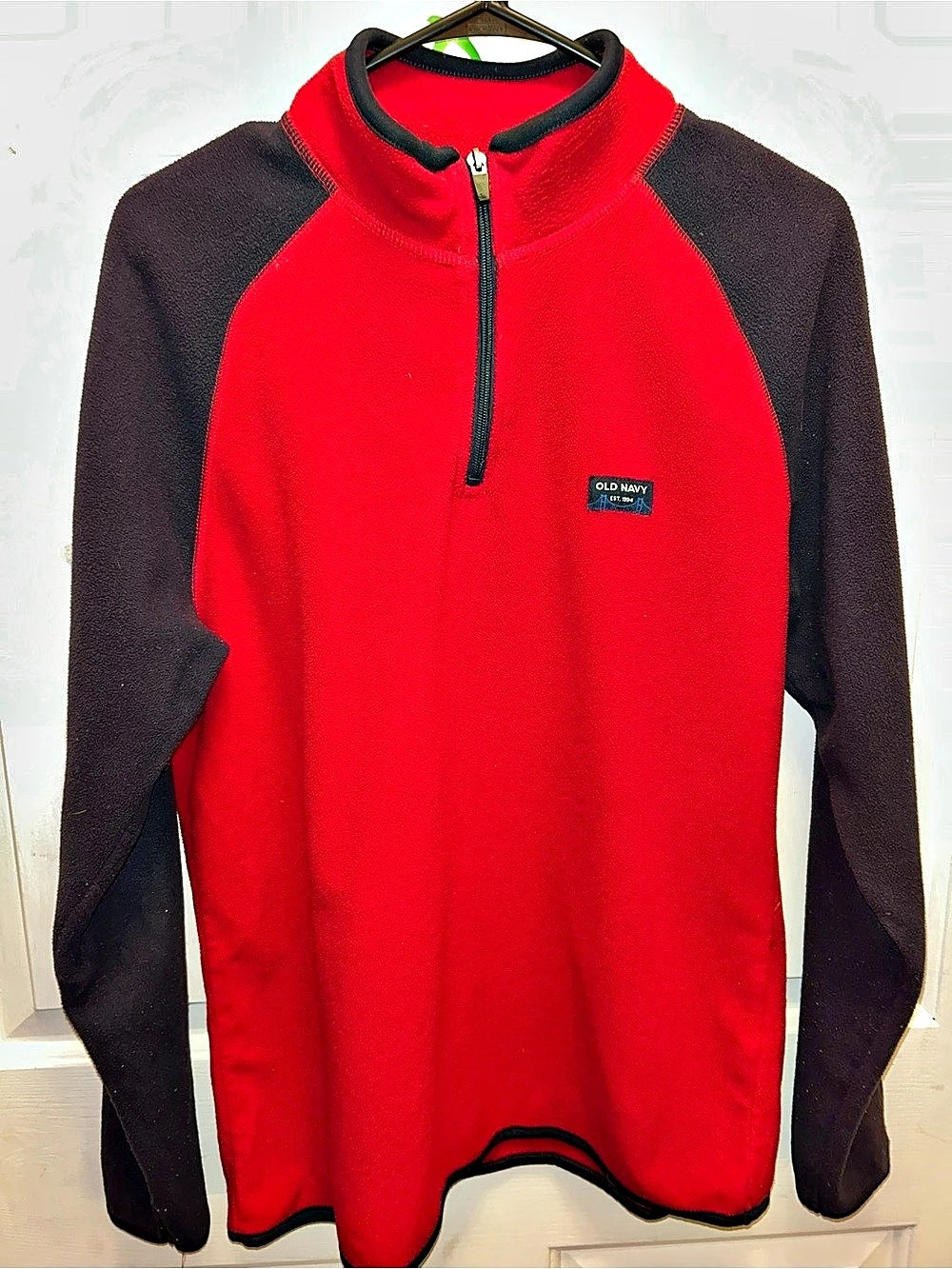 Old Navy Men's Red & Black Quarter-Zip Size Medium Like New